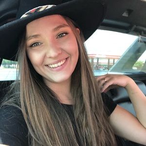 Meet your Posher, Rebekah